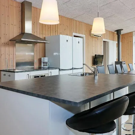 Σπίτι διακοπών Cozy Holiday In Hadsund With Private Whirlpool